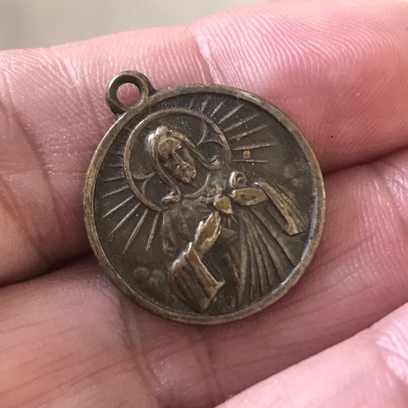 Our Lady of Mount Carmel Medal - Picture 2 of 4